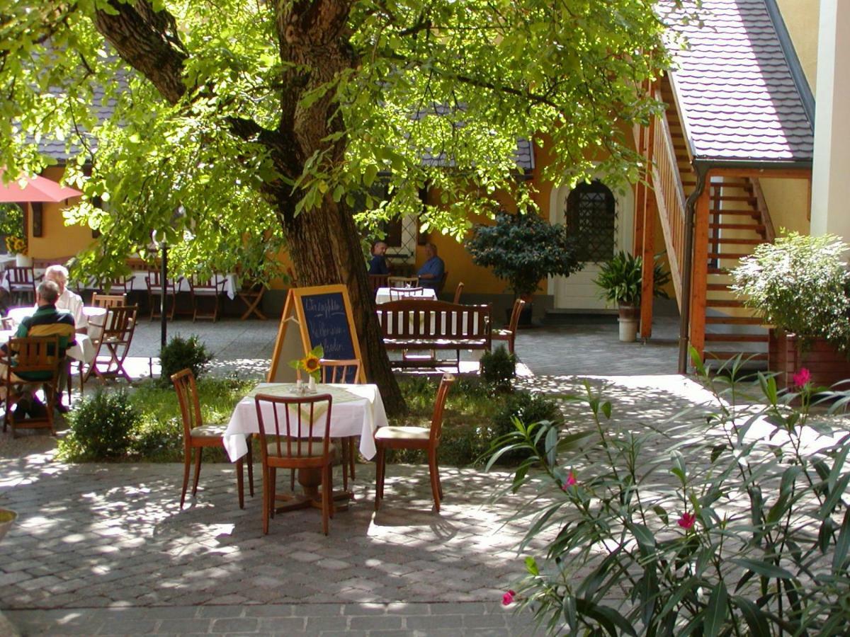 Gasthof Boehm Persenbeug Extérieur photo